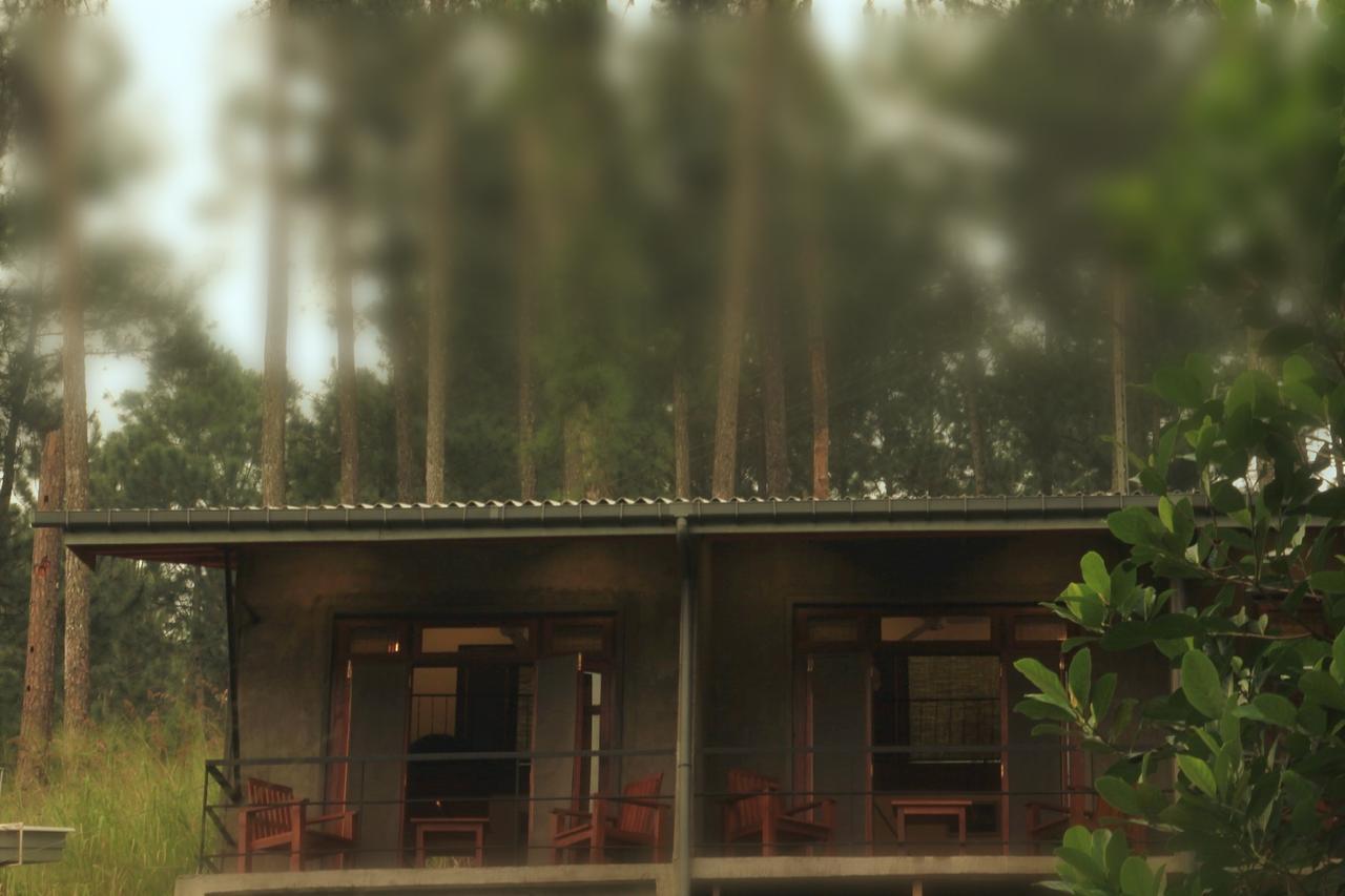 Rowinrich Cottages Елла Екстер'єр фото