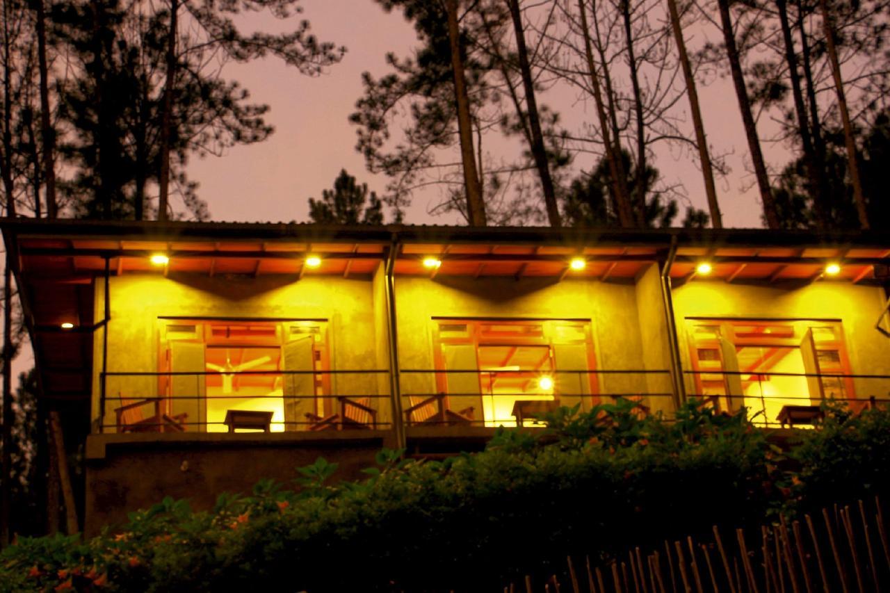 Rowinrich Cottages Елла Екстер'єр фото