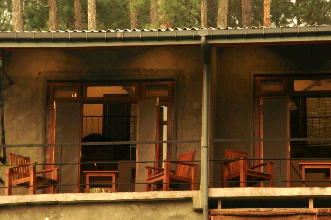 Rowinrich Cottages Елла Екстер'єр фото