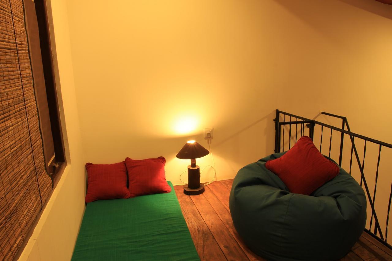 Rowinrich Cottages Елла Екстер'єр фото