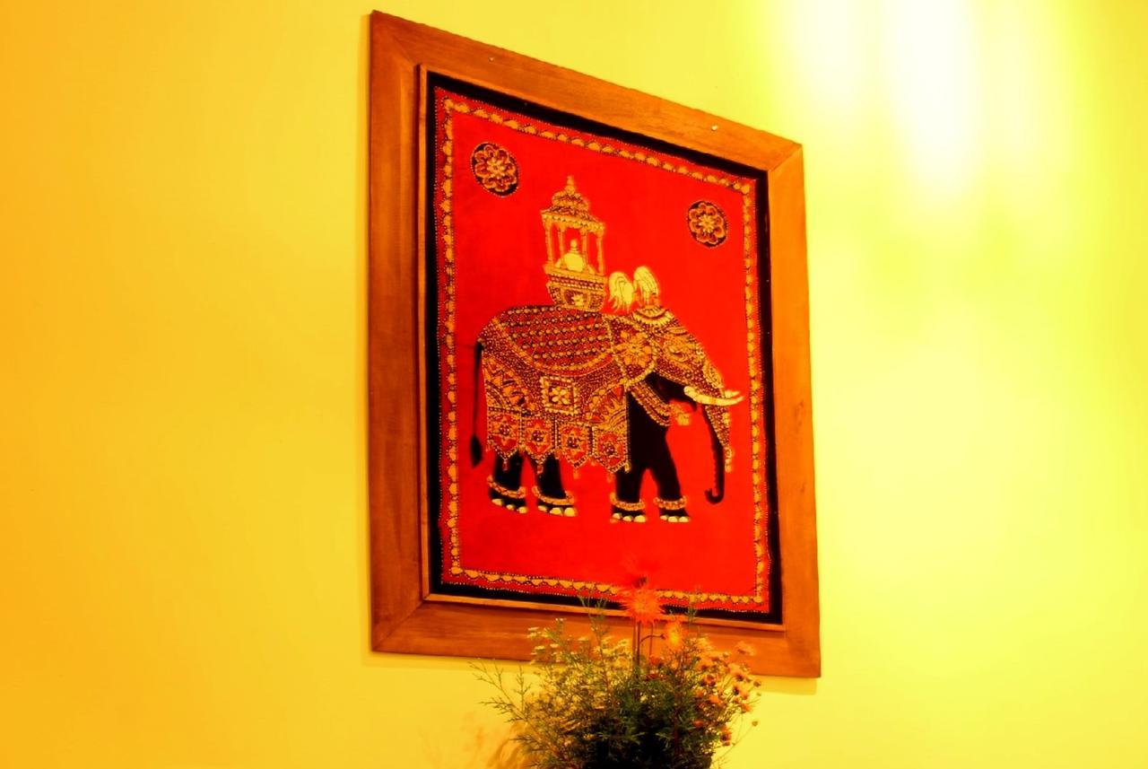 Rowinrich Cottages Елла Екстер'єр фото